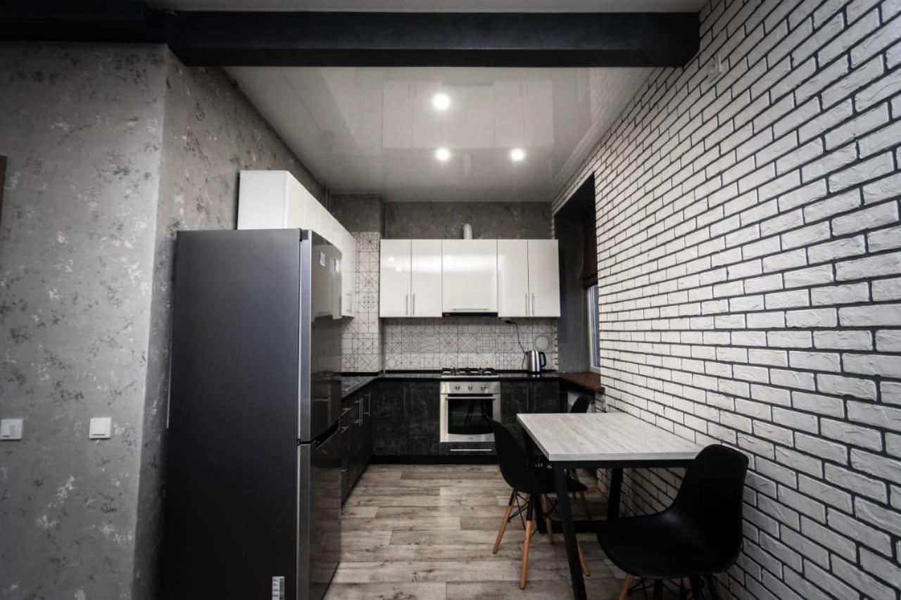 Loft Apartment On Svobody Kamianske Exterior photo