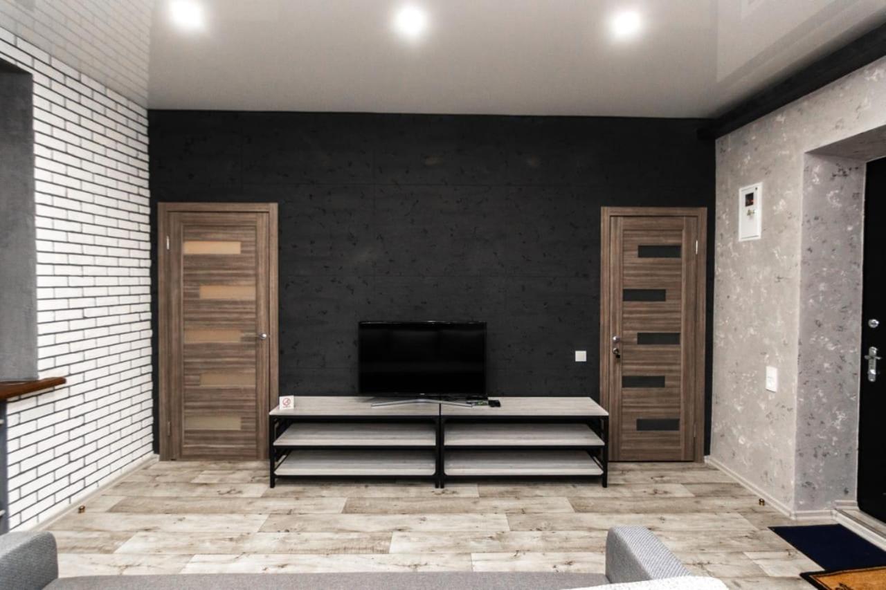 Loft Apartment On Svobody Kamianske Exterior photo